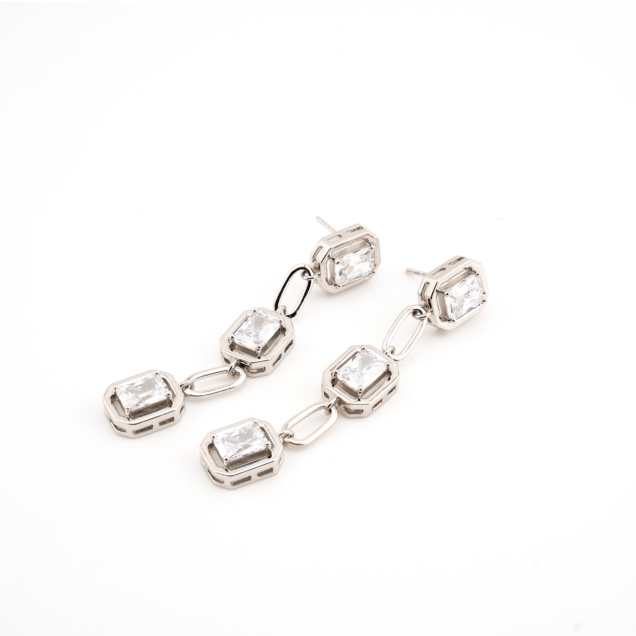Aretes plateados con cristales