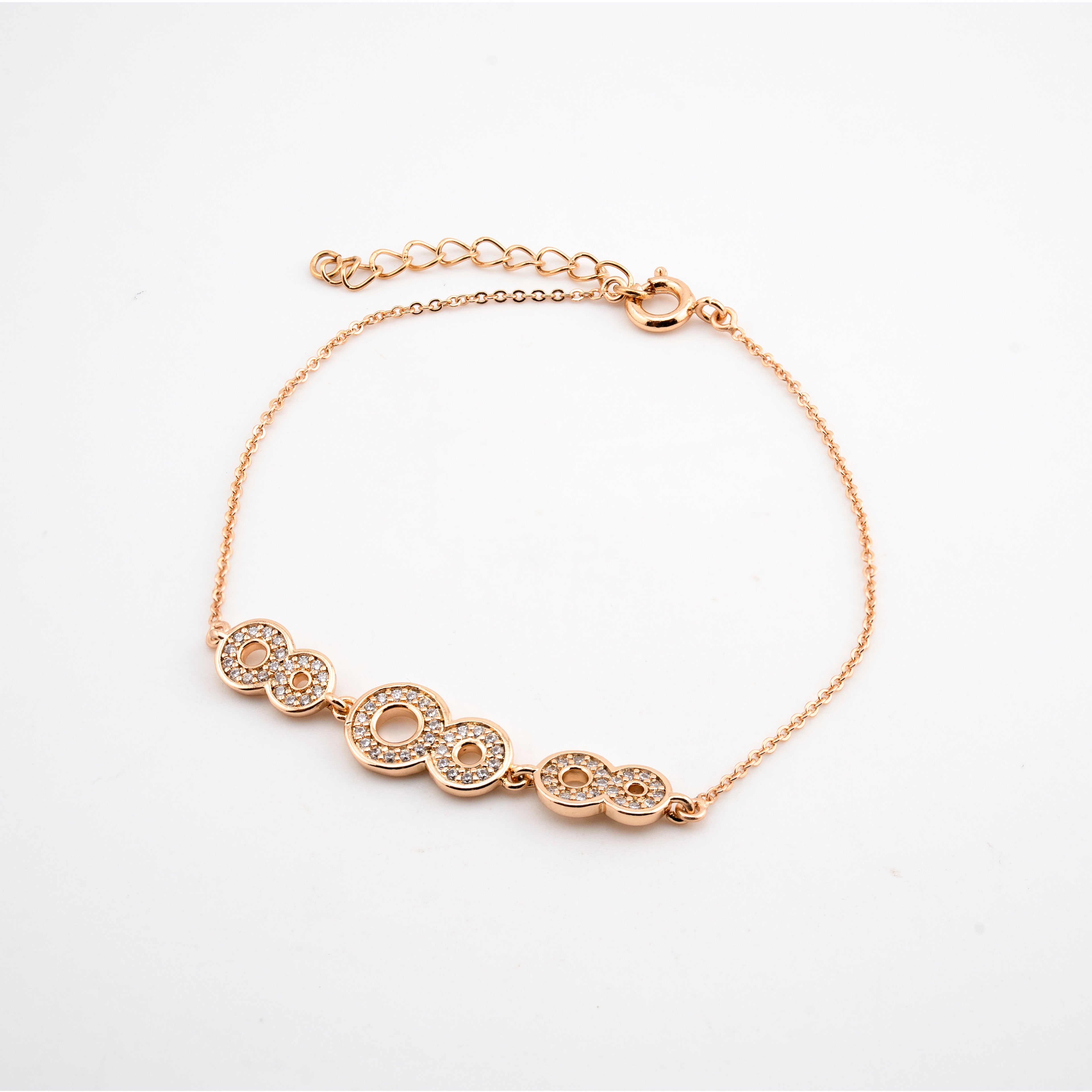826313