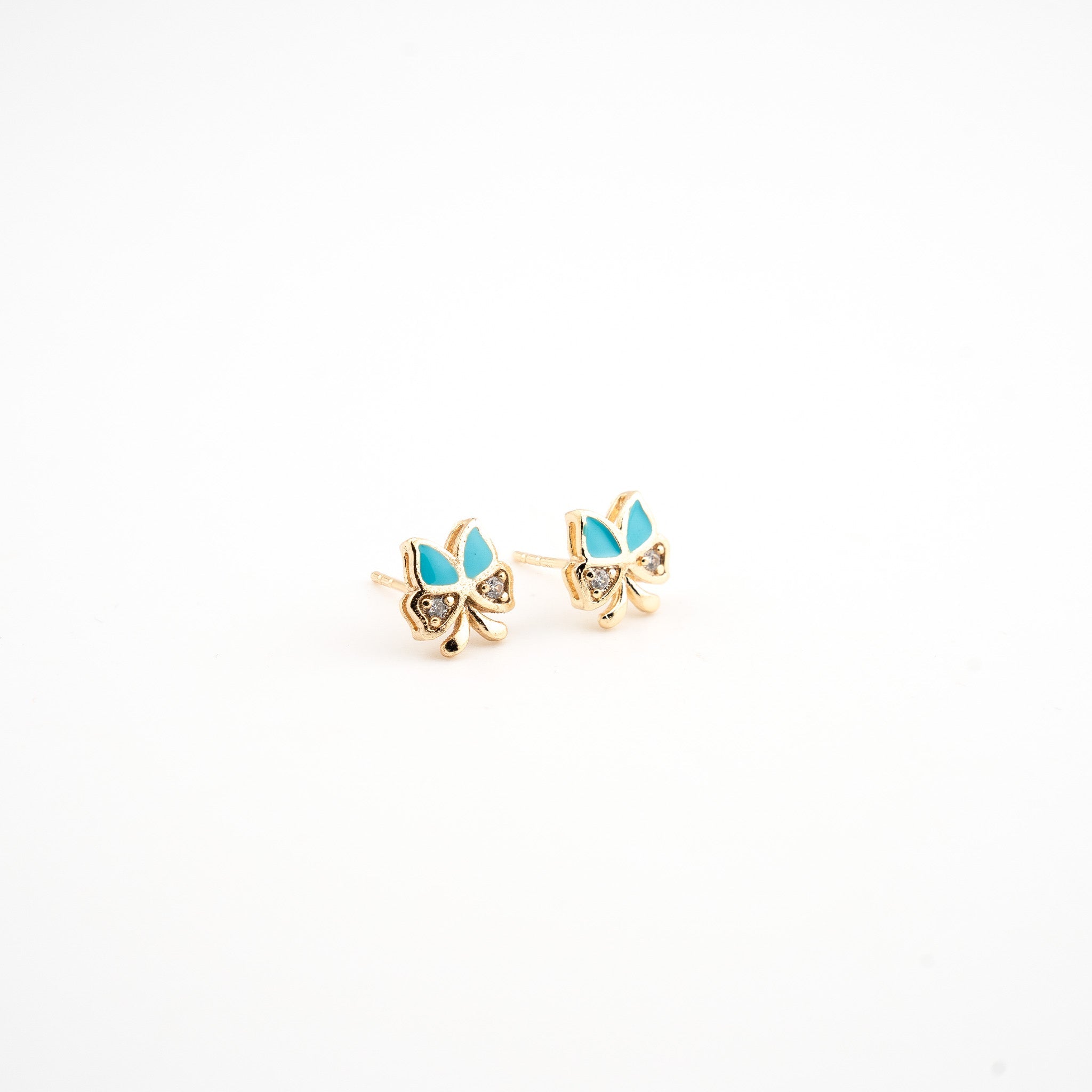 Aretes en forma de mariposa con zirconia. 