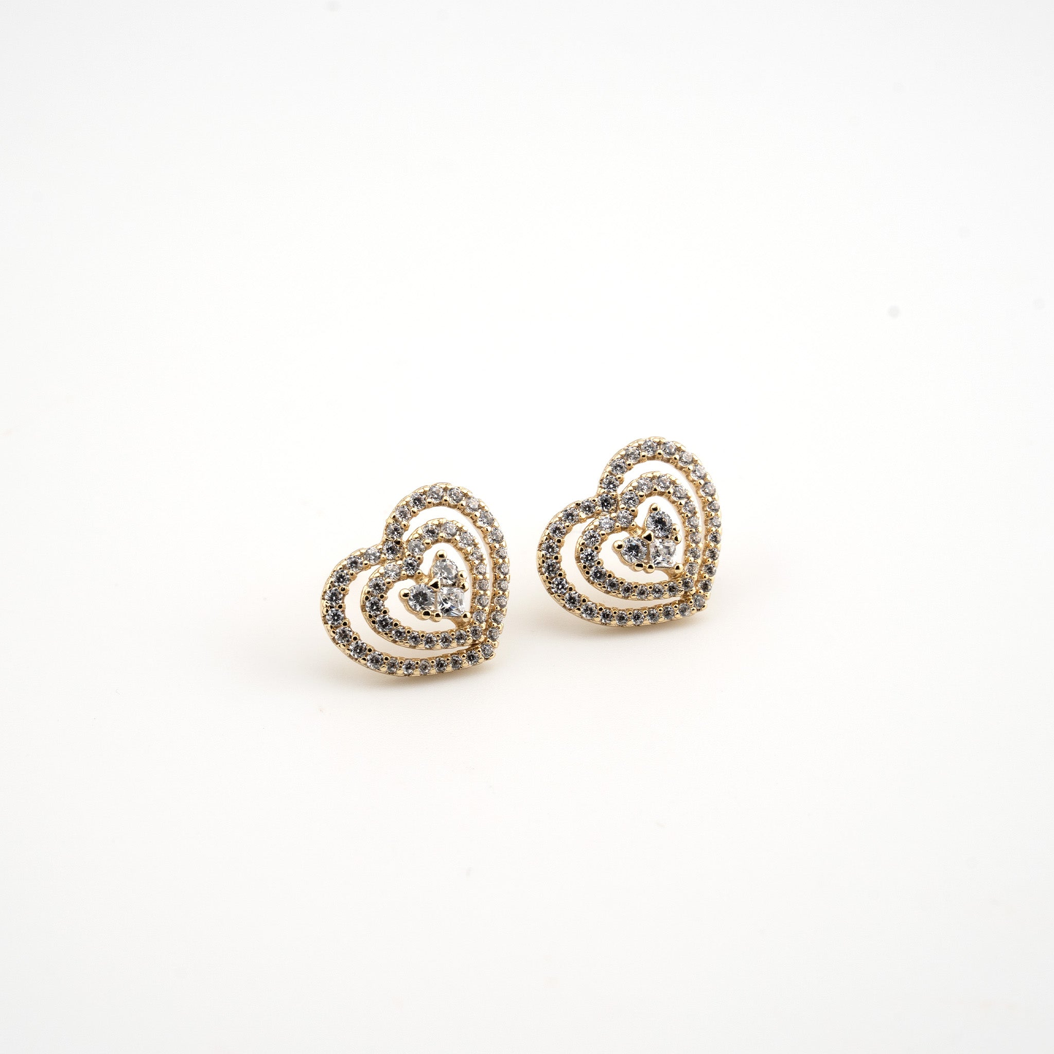 Arete en forma de corazón con zirconias