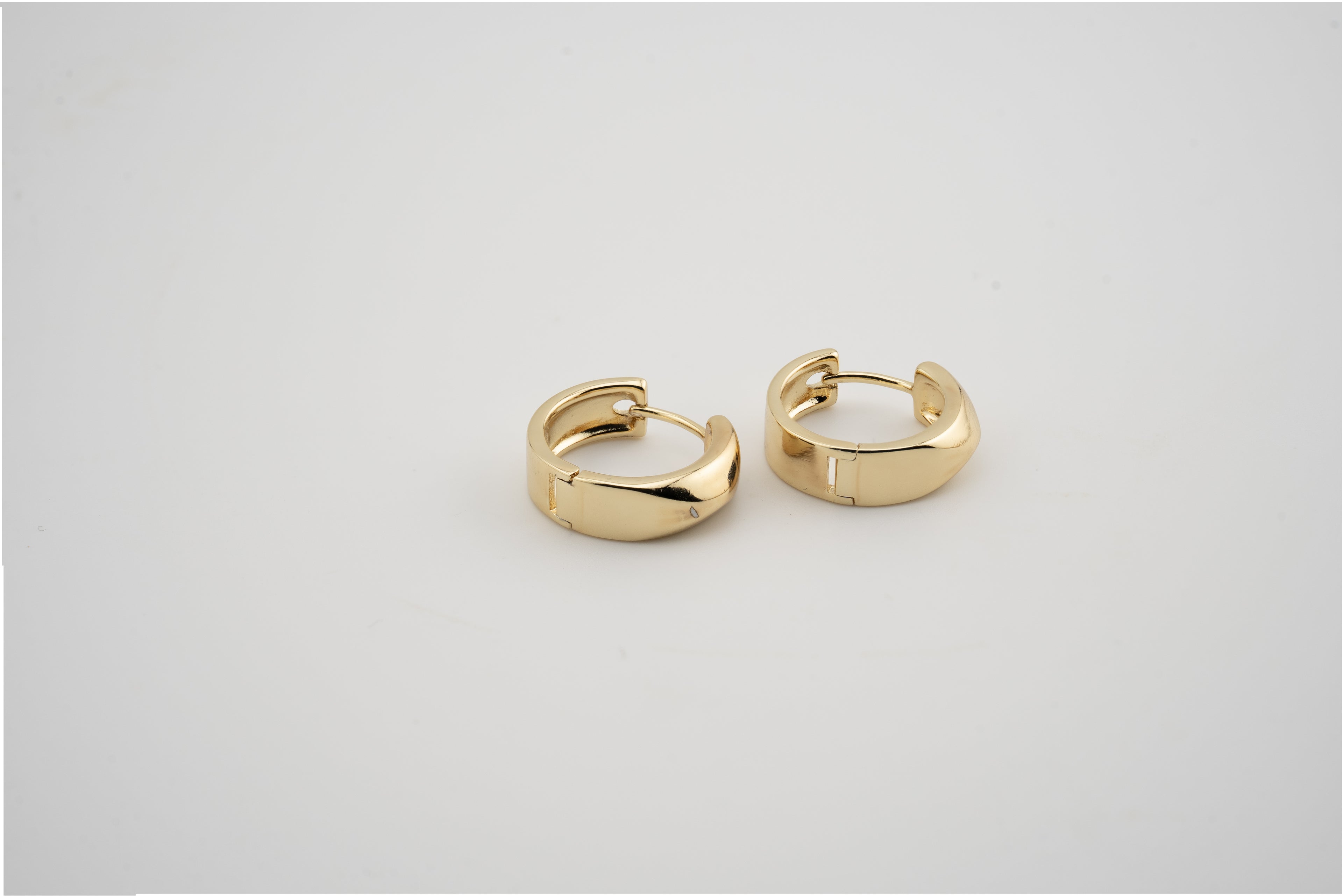 Huggies dorados en Goldfilled.