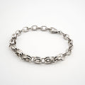 Pulsera plateada con eslabones